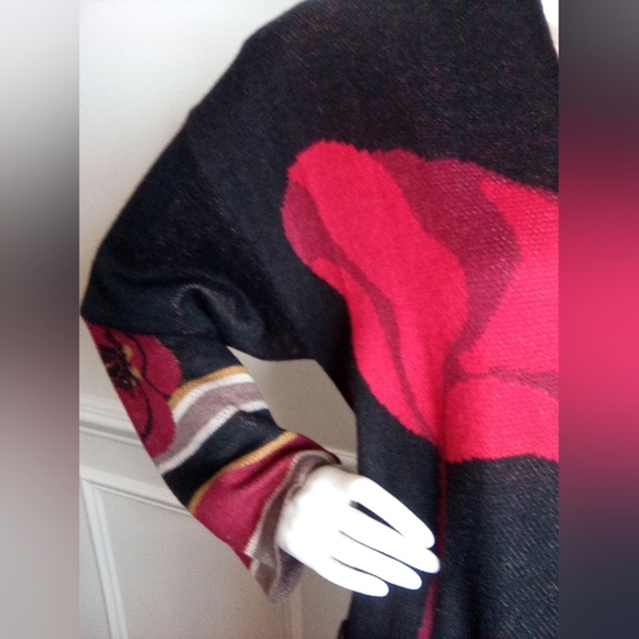 Max Sport Women's Poppy Black and Red Long Floral Cardigan Size Medium - Picture 11 of 16